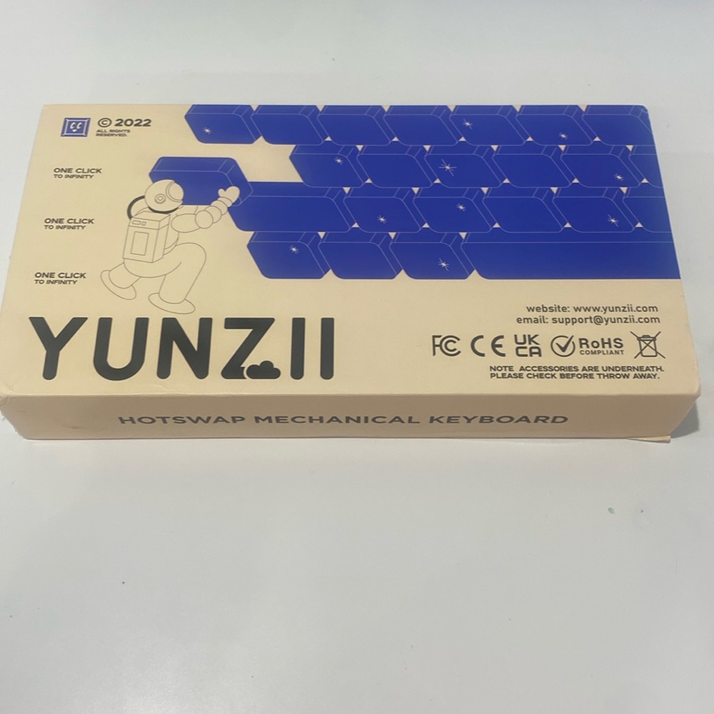 yunzii yz75 howtswap mechanical keyboard - White black and gray